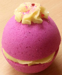 Piped cocoa butter bath bombs